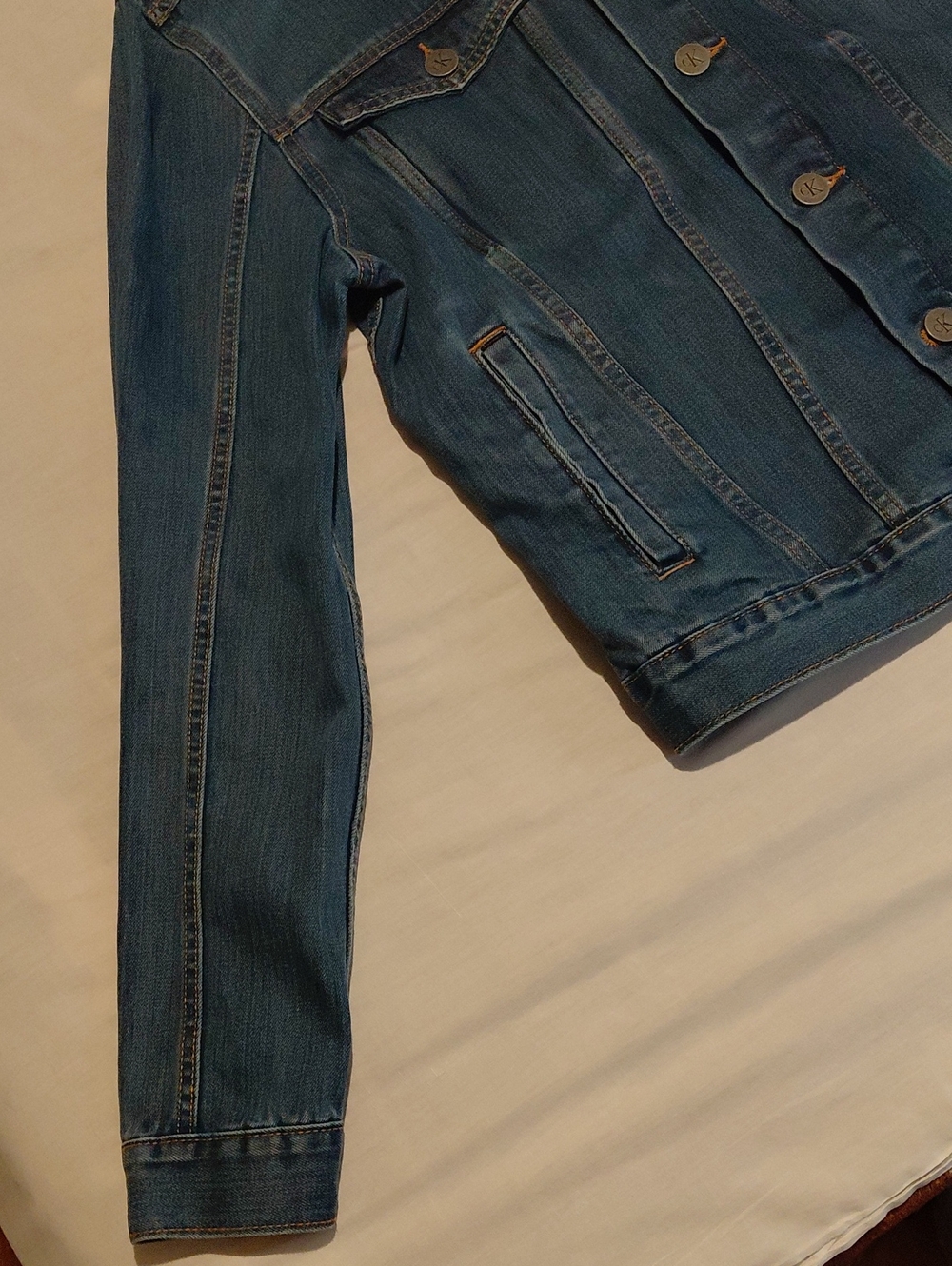 Calvin Klein Blue Denim Trucker Jacket Men's Large Medium Wash - Picture 7 of 10
